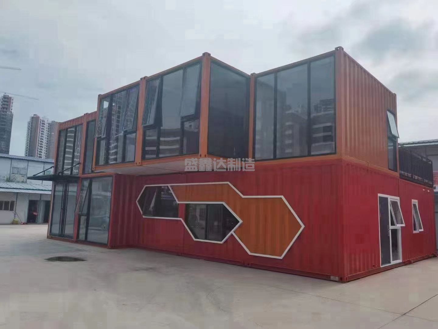 用集裝箱做網(wǎng)紅打卡地有什么優(yōu)勢(shì)？？