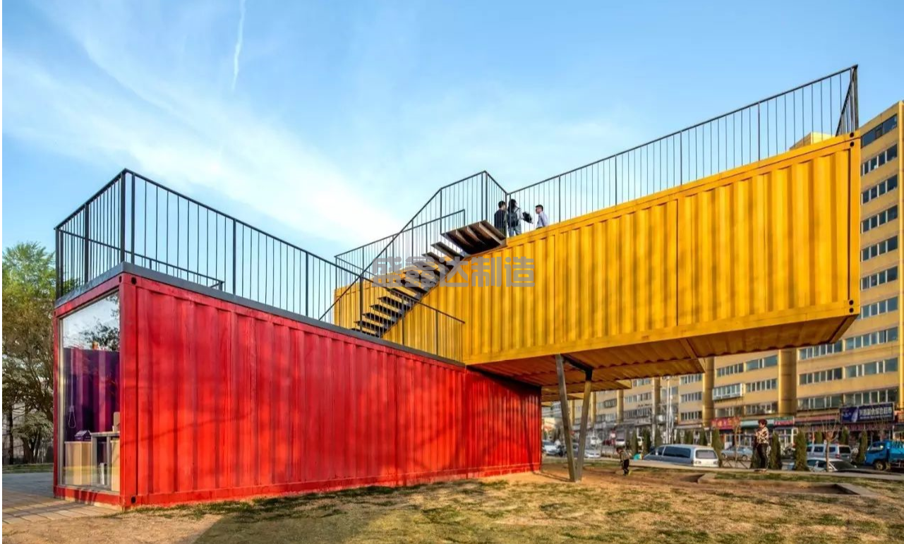 我們生活中經(jīng)常會看到網(wǎng)紅集裝箱商業(yè)街，網(wǎng)紅集裝箱在安裝時都需要注意哪些問題？